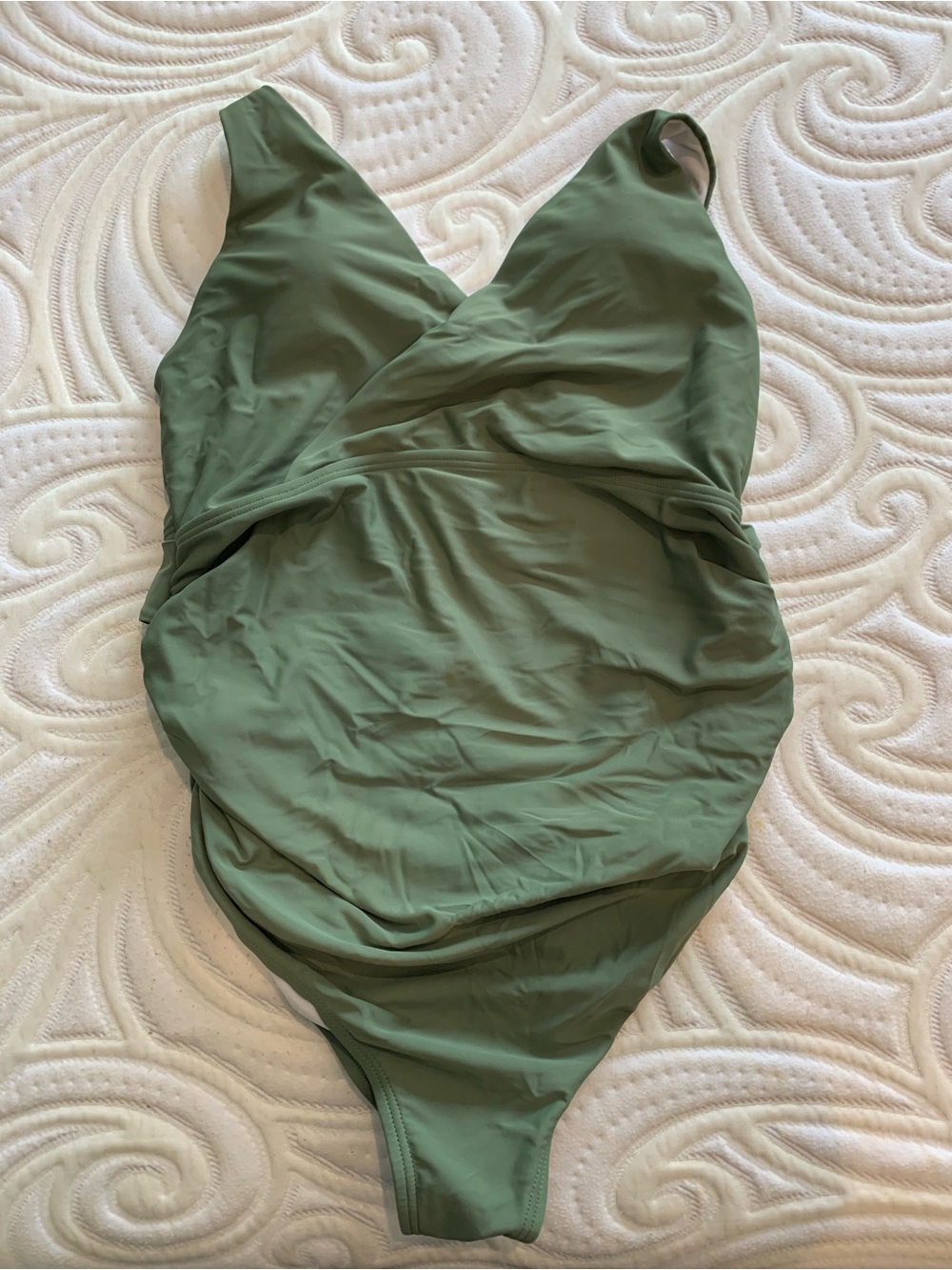 Pink Blush Maternity Green Swimsuit Size Medium